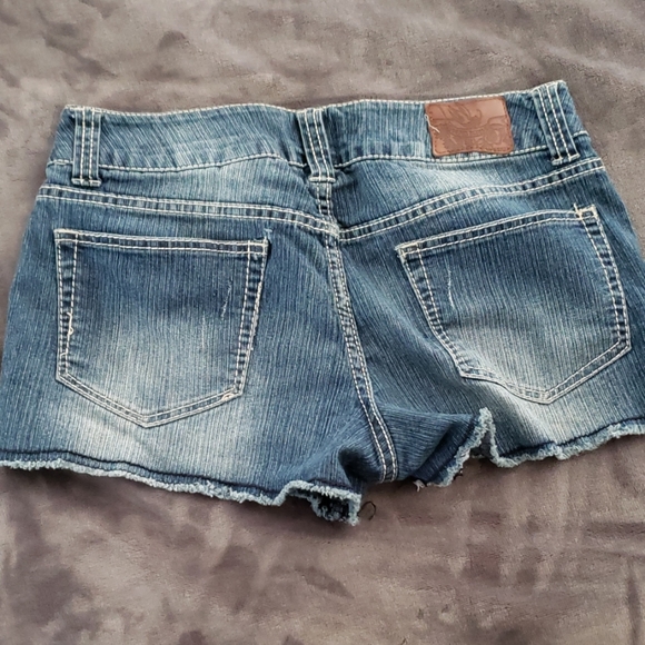 Paris Blues jean shorts - Picture 2 of 3